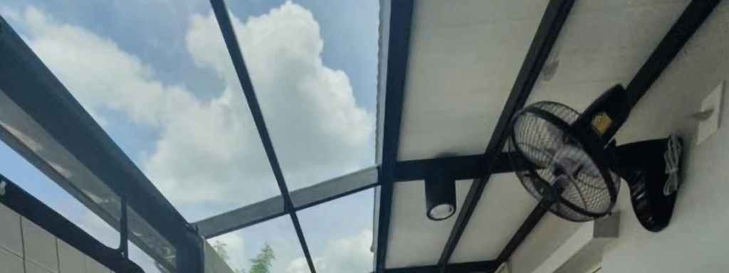 Atap Transparan Solusi Terbaik untuk Pencahayaan Alami | Roofmaxx