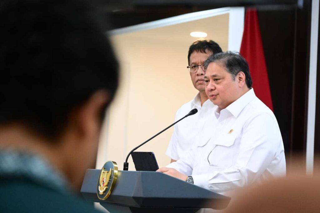 Pemerintah umumkan stimulus ekonomi Rp 16,2 triliun untuk Q4 2025. Fokus pada UMKM, infrastruktur, dan pembangunan ramah lingkungan.